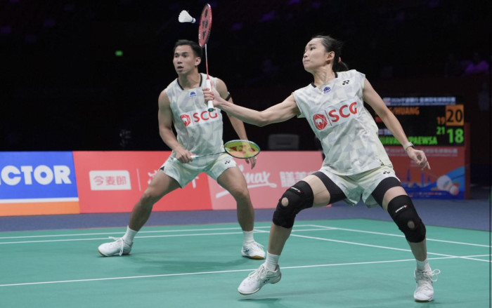 Dechapol-Supissara eye gold after thrilling win, Kunlavut falls