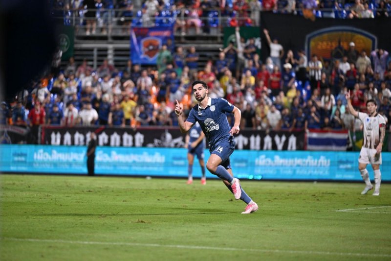 Sandy Walsh of Buriram United celebrates after scoring against Ayutthaya United.