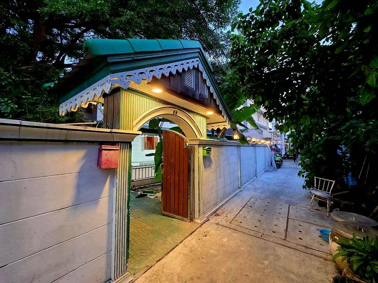Baan Phra Phithak Yutthaphan. photos courtesy of Bangkok Commercial Asset Management (BAM)