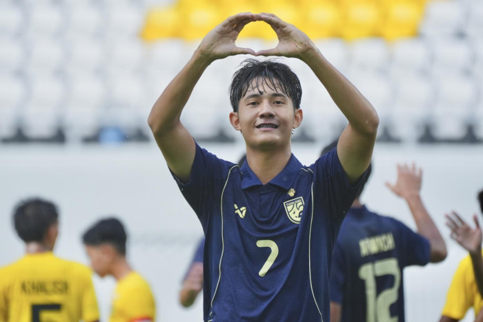 Pattaratron fires triple as Thais run riot