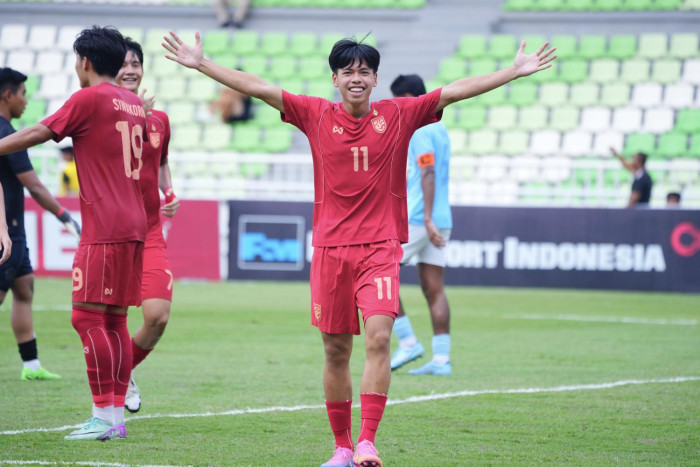 Thailand crush Cambodia, set up Aussie showdown