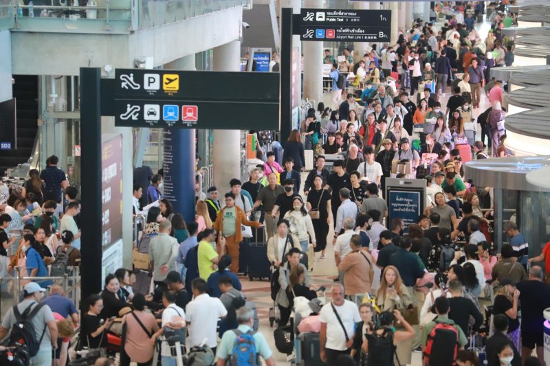 The Tourism and Sports Ministry plans to collect a fee of 450 baht from foreign visitors starting in April 2027.