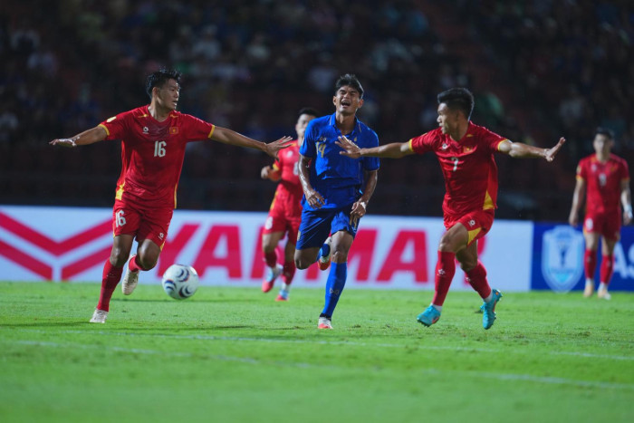 Thais in tight corner after home loss