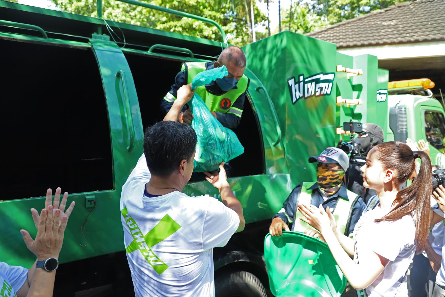 In 2024, 4,500 tonnes of food waste were collected daily, about half of the total daily waste in Bangkok. (Photo: Varuth Hirunyatheb)