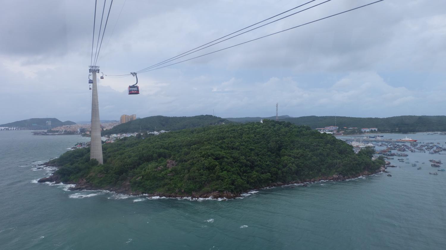 The world's longest three-wire cable car connects Sunset Town to Hon Roi, Hon Dua and Hon Thom islands. (Photo: Thana Boonlert)