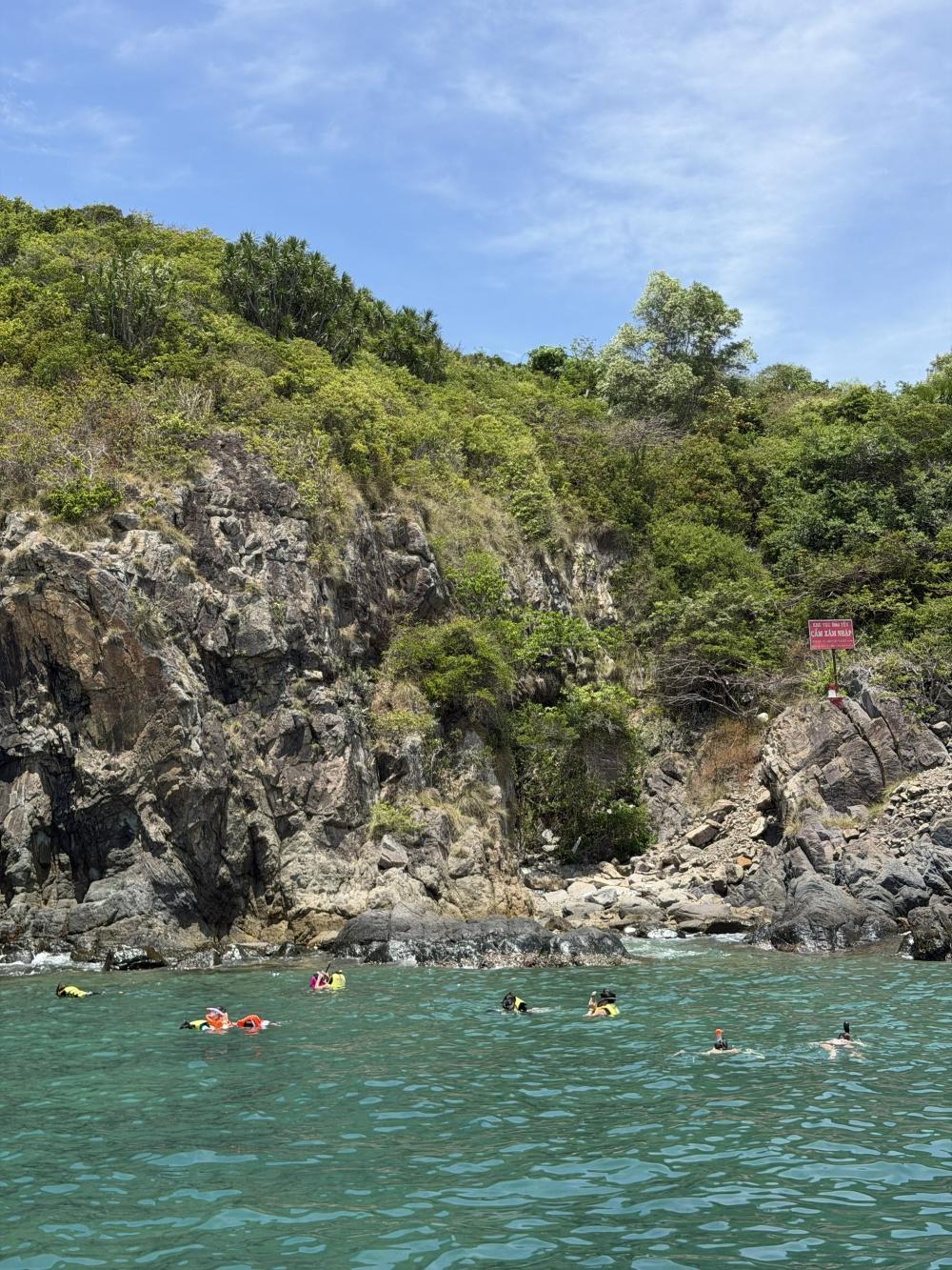 aboveSnorkelling around Tam Island. photo courtesy of IHG Hotels & Resorts