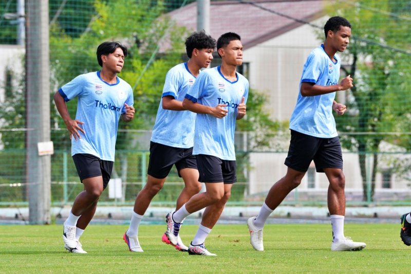 GETTING PHYSICAL: Thailand players attend a training session.