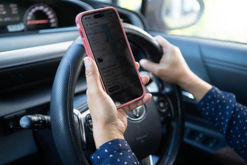 The DES Ministry is attempting to develop a framework for calculating a minimum payment rate for ride-hailing and parcel delivery drivers.