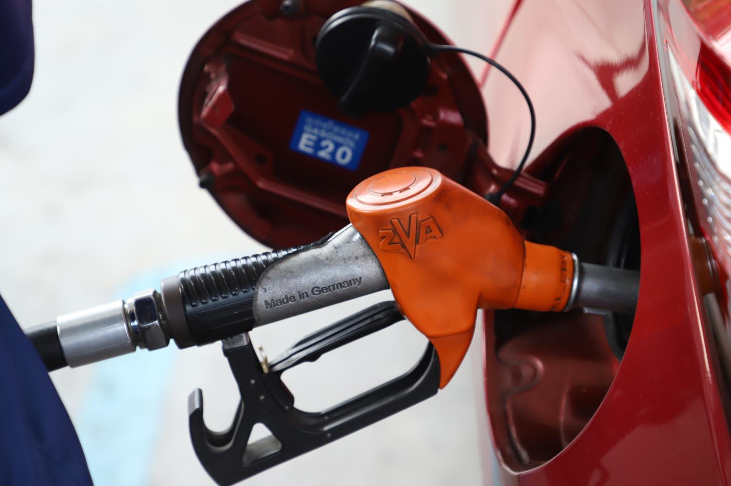 If the fuel excise tax is cut, it would target fuels blended with ethanol derived from sugarcane or cassava, such as E20, as well as biodiesel containing palm oil, says Mr Ekniti.