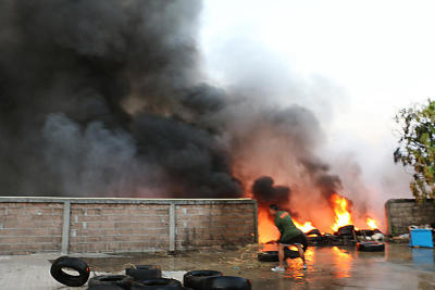 Phichit ice factory narrowly escapes fire