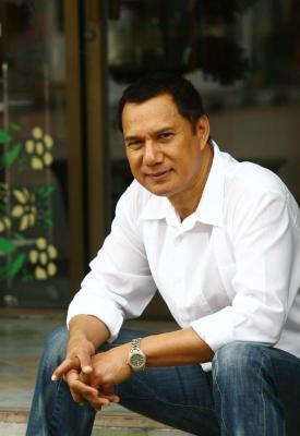 Acting legend Sorapong Chatree dies