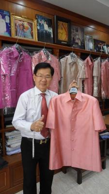 เปิดตัวช่างสูทไม่มีสี ตัดเสื้อให้ครม.ทั้งคณะ