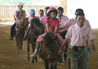 autistic children-horse riding therapy