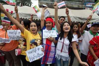 Aung San Suu Kyi-Samut Sakhon-Myanmar workers visit