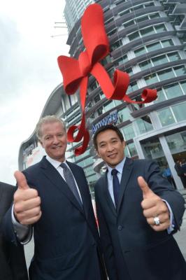 Jim and Kittawat of Amway