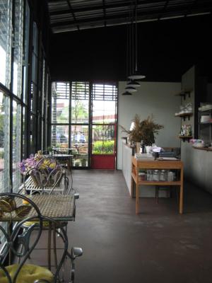 Kitche Cafe and Bar