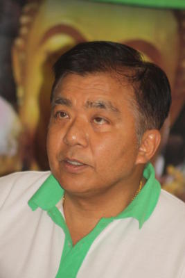 นพพร ชื่นกลิ่น นพ.