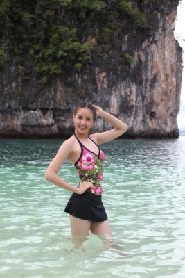 นางงามเวทีคุณแดง เดินสายฤาจะสู้ตัวเก็ง !