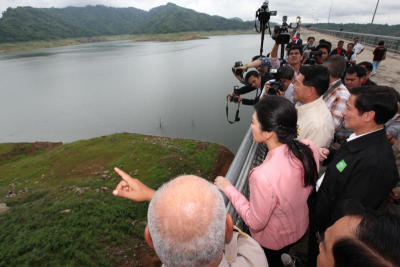 Yingluck backs splurge for landmark dam