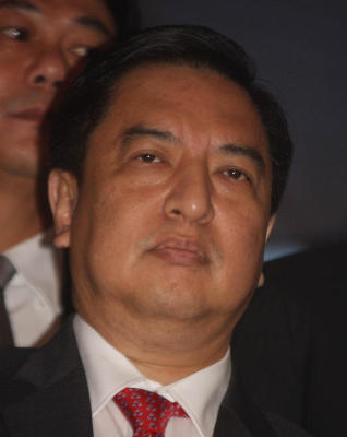 สุรนันทน์ เวชชาชีวะ