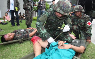 โรงเรียนเสนารักษ์ กรมแพทย์ทหารบกทำการฝึกภาคปฎิบัติในสถานการณ์เสมือนจริงผู้บาดเจ็บจำนวนมากในที่เกิดเหตุระเบิด