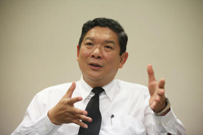 ลักษณ์ วจนานวัช