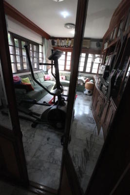 บ้านครอบครัวสุขสันต์ มิ้ลค์ แคนดี้มาเฟีย