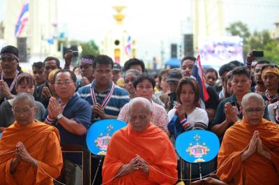 ธรรมะ (ไม่) ยุ่งกับการเมืองจริงหรือ