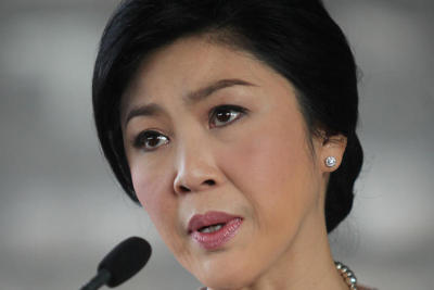 ยิ่งลักษณ์ ชินวัตร ประชุมครม.นัดพิเศษ ที่สโมสรกองทัพบก