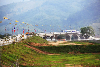 การเตรียมพร้อมพิธีเปิดสะพานมิตรภาพ 4 เชียงของ-ห้วยทราบ