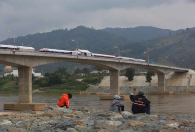 การเตรียมพร้อมพิธีเปิดสะพานมิตรภาพ 4 เชียงของ-ห้วยทราบ
