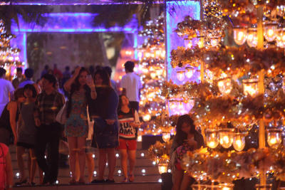 Streets light up with Xmas cheer