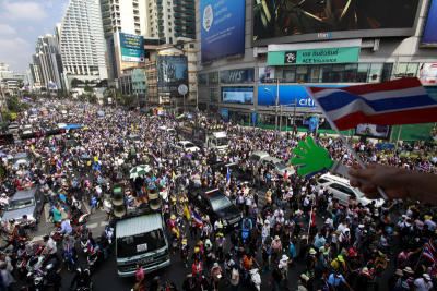 กปปสเดินขบวนรับประทานอาหารเที่ยงอโศก life