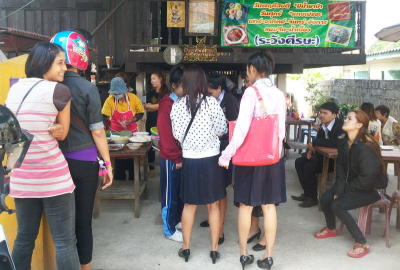 ถูกจริง แซ่บจัง 'เจ๊จู-ส้มตำร้อยครก' เมืองสุโขทัย