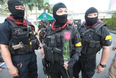 แตกตื่นทั้งเมือง ตำรวจชุดดำ โผล่กลางกรุง