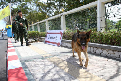 พสกนิกรล้นหลาม รอรับเสด็จ...ในหลวง