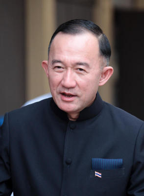 ปลัดสำนักนายกฯดูรถบำบัดน้ำเสีย