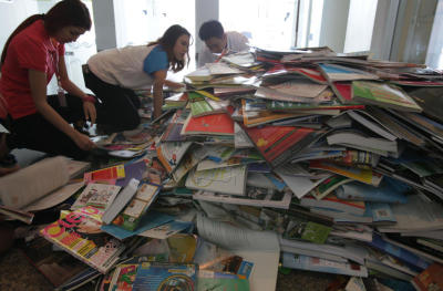 ดีเอสไอคัดแยกหนังสือบริจาคเข้าห้องสมุดราชกุมารีทั่วประเทศ