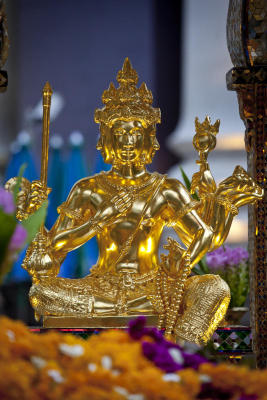 เปิดศาลพระพรหมวันแรก