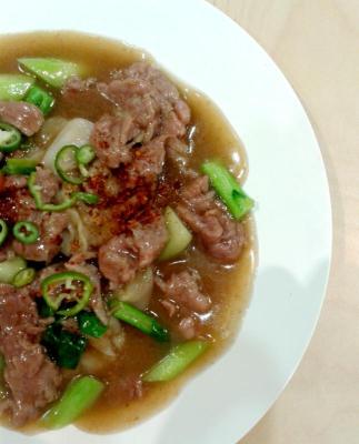 นุ่มนัก รักเลย ราดหน้าเนื้อ ครัวอัปสร