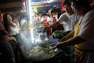 บรรยากาศเทศกาลกินเจ ถนนเยาวราช