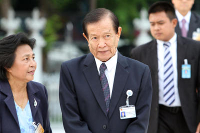 ประธานสภาขับเคลื่อนการปฏิรูปประเทศ(สปท.) สักการะพระบรมราชานุสาวรีย์พระบาทสมเด็จพระปกเกล้าเจ้าอยู่หัว รัชกาลที่ 7