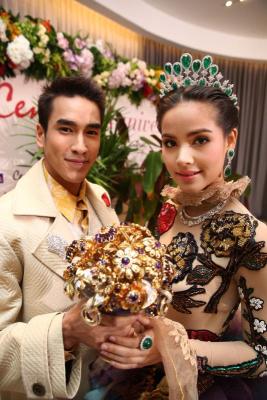 โชว์ดอกไม้เพชร 120 ล้าน