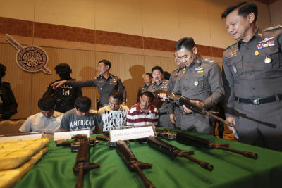 แถลงข่าวจับกุมผู้ต้องหาพฤติกรรมนำอาวุธปืนแลกเปลี่ยนกับยาเสพติด