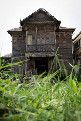 A crumbling gingerbread house