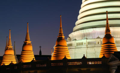 พระบรมธาตุมหาเจดีย์วัดประยุรวงศาวาส