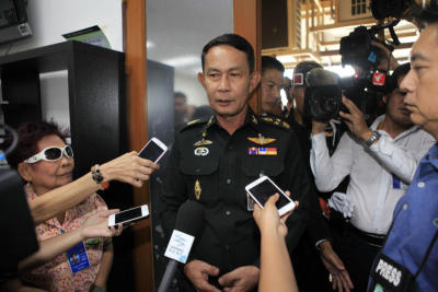 พลเอกปรีชา จันทร์โอชา ปลัดกห. แจงการรับ ลูกชายเป็นนายทหาร
