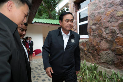 นายกฯตรวจเขื่อนลำพระเพลิงโคราช
