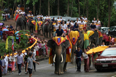 40 ผู้เข้าประกวดมิสยูนิเวิร์สไทยแลนด์ 2016 เก็บตัวทำกิจกรรมที่จังหวัดพังงา