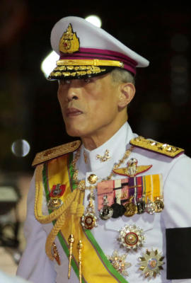 พระบรมฯถวายผ้าพระกฐินวัดอรุณ